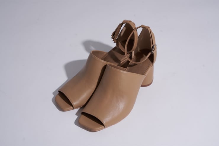 LEATHER STRAP SANDAL