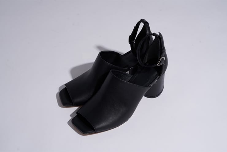 LEATHER STRAP SANDAL