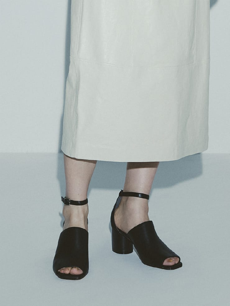LEATHER STRAP SANDAL